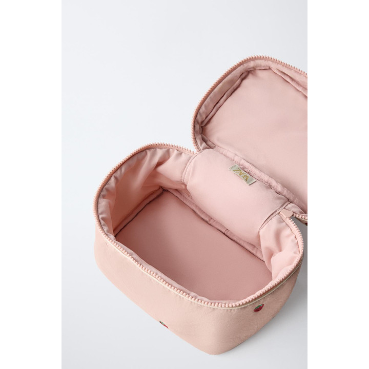 НЕСЕССЕР С КЛУБНИЧКАМИ