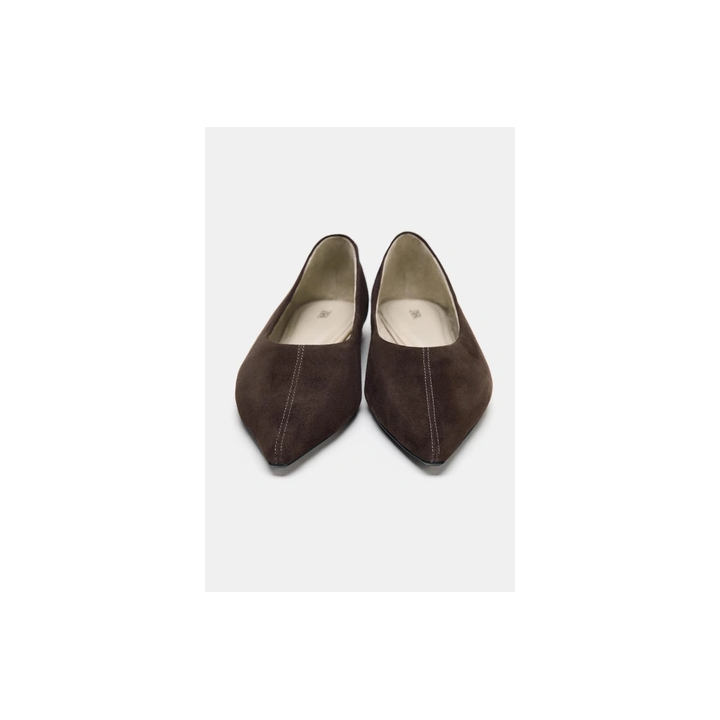 ЗАМШЕВЫЕ БАЛЕТКИ С ОСТРЫМ НОСОМ