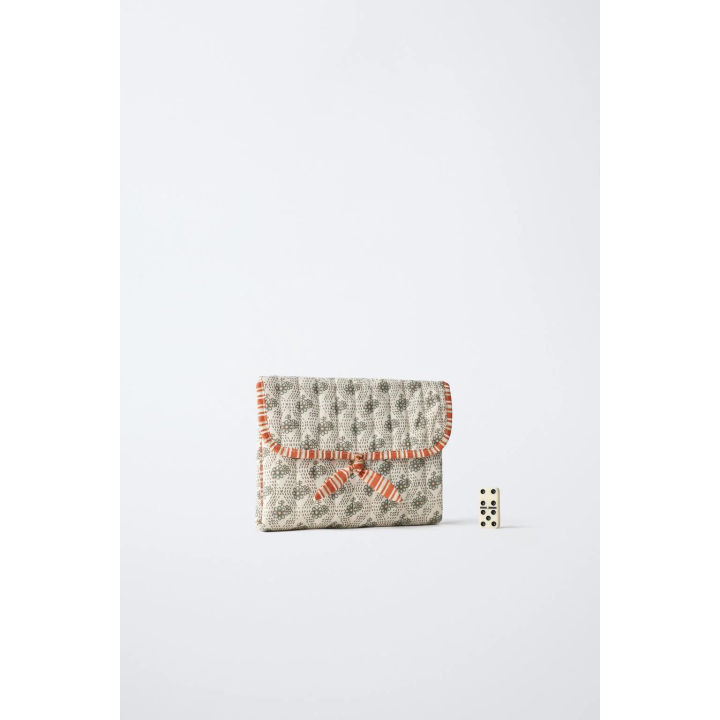 Цветочный пеленальный мат zara