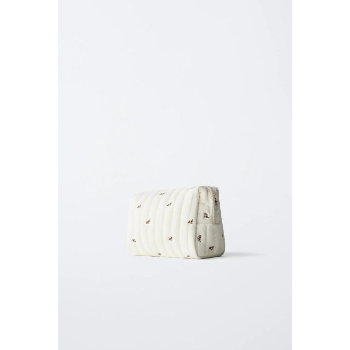 КОСМЕТИЧКА С ЦВЕТОЧНЫМ ПРИНТОМ