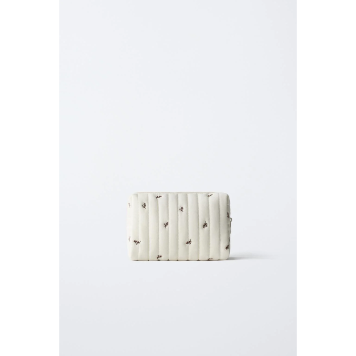 КОСМЕТИЧКА С ЦВЕТОЧНЫМ ПРИНТОМ