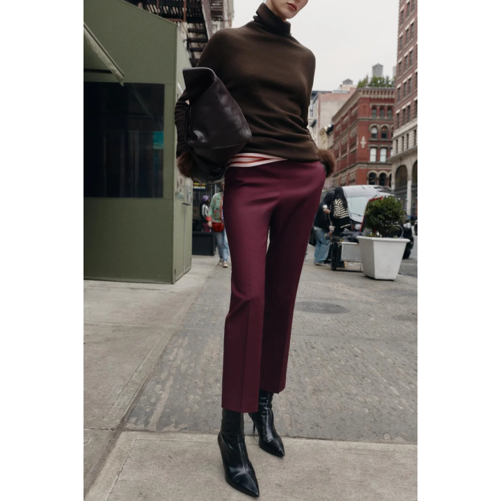 БРЮКИ ПРИТАЛЕННОГО КРОЯ