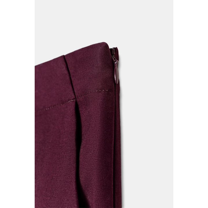 БРЮКИ ПРИТАЛЕННОГО КРОЯ