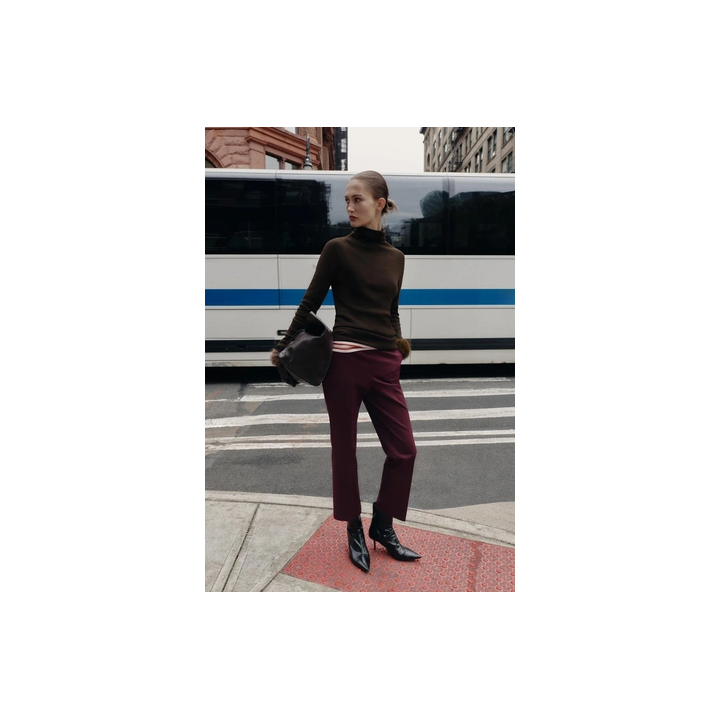 БРЮКИ ПРИТАЛЕННОГО КРОЯ