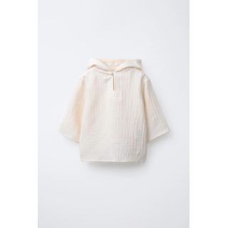 РУБАШКА ИЗ РЕЛЬЕФНОЙ ТКАНИ С КАПЮШОНОМ