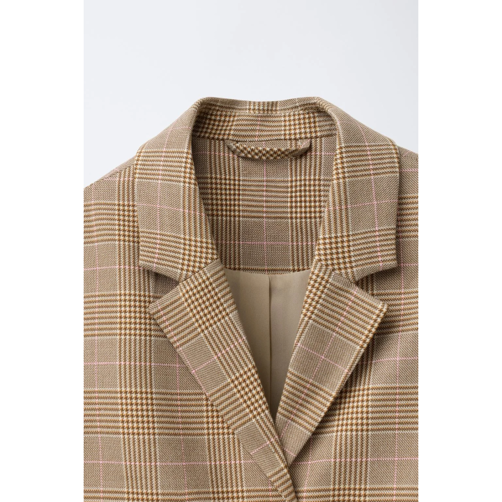 УКОРОЧЕННЫЙ БЛЕЙЗЕР В КЛЕТКУ