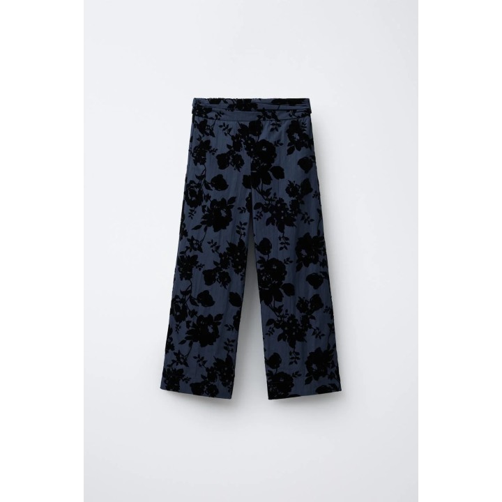 БРЮКИ ПРЯМОГО КРОЯ С РЕЛЬЕФНЫМ ЦВЕТОЧНЫМ ПРИНТОМ