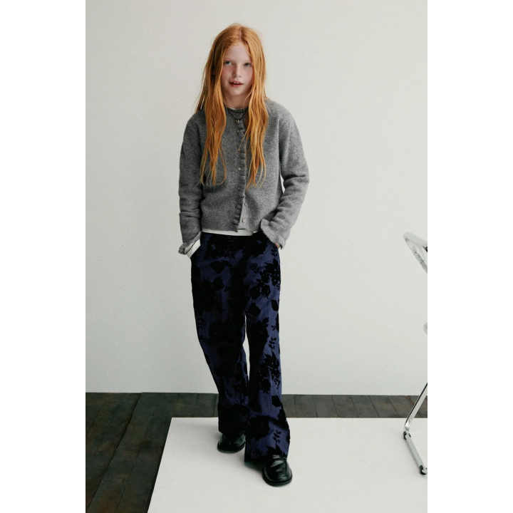 БРЮКИ ПРЯМОГО КРОЯ С РЕЛЬЕФНЫМ ЦВЕТОЧНЫМ ПРИНТОМ