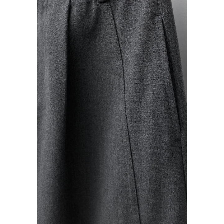 Брюки бочонкового покроя с застрочками