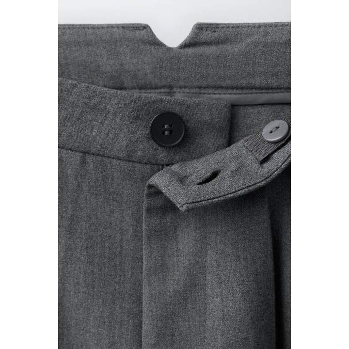 Брюки бочонкового покроя с застрочками