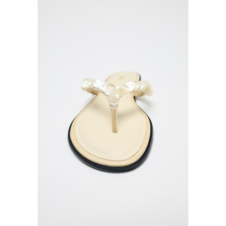 САНДАЛИИ С РЕМЕШКОМ И БУСИНАМИ