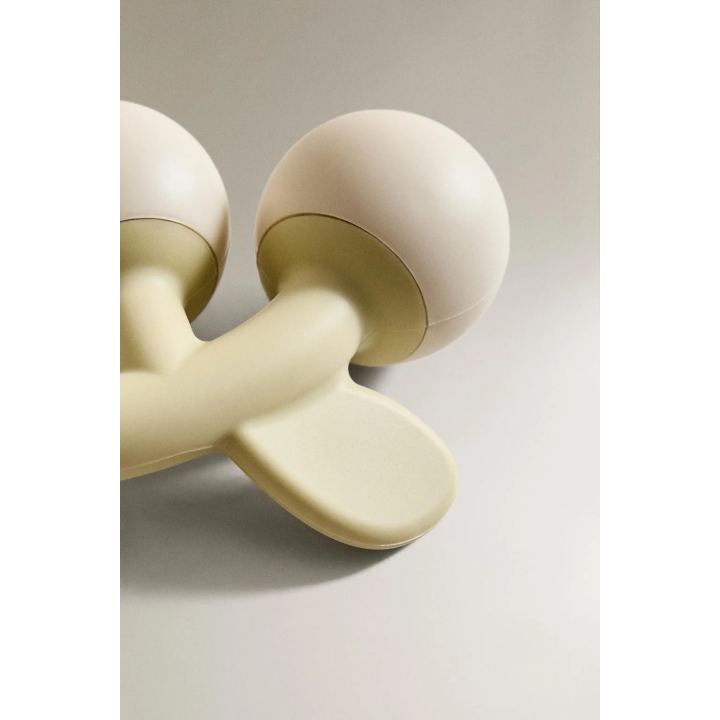 SILICONE FLOWER BABY RATTLE