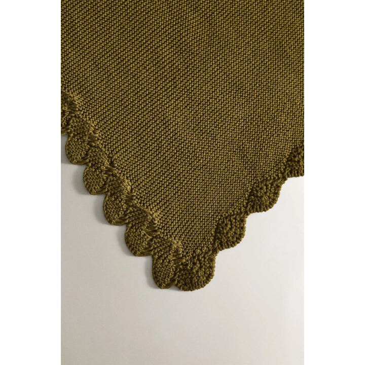 BABY BLANKET WITH CROCHET BORDER