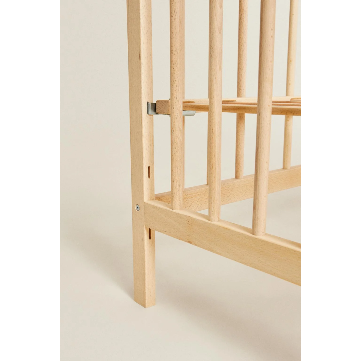 CLASSIC WOODEN COT