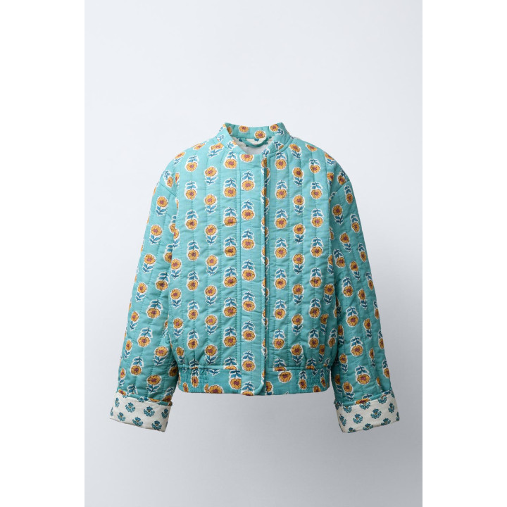 СТЕГАНАЯ КУРТКА С ЦВЕТОЧНЫМ ПРИНТОМ