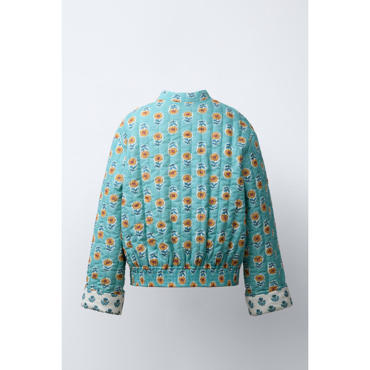 СТЕГАНАЯ КУРТКА С ЦВЕТОЧНЫМ ПРИНТОМ