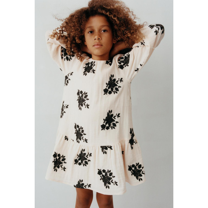 ПЛАТЬЕ С ВЫШИТЫМИ ЦВЕТАМИ