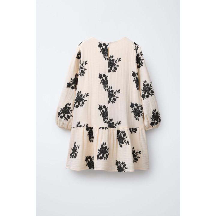 ПЛАТЬЕ С ВЫШИТЫМИ ЦВЕТАМИ