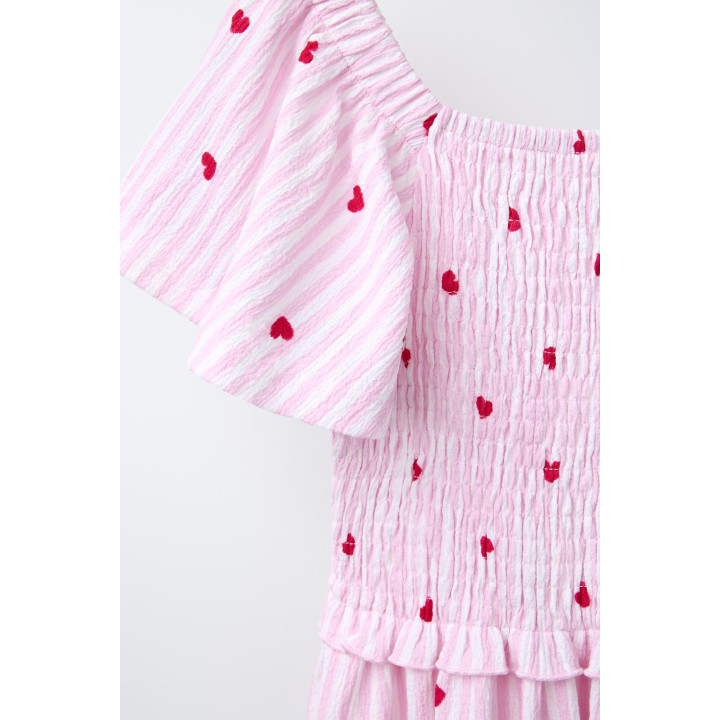 Платье в полоску и с сердечками