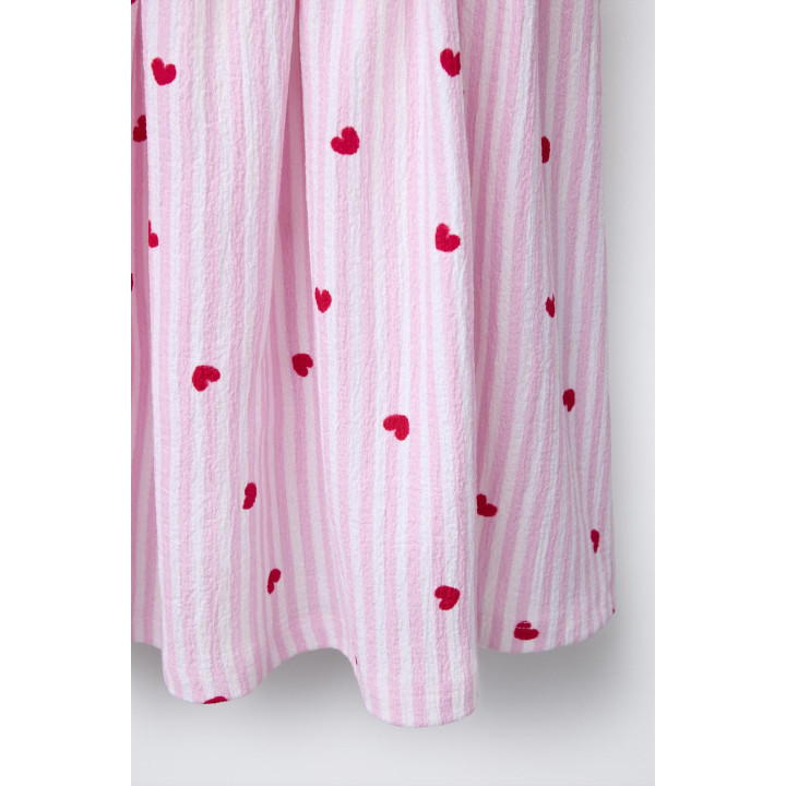 Платье в полоску и с сердечками