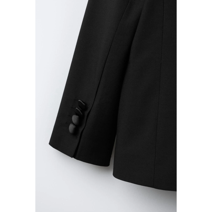 БЛЕЙЗЕР В СТИЛЕ СМОКИНГА