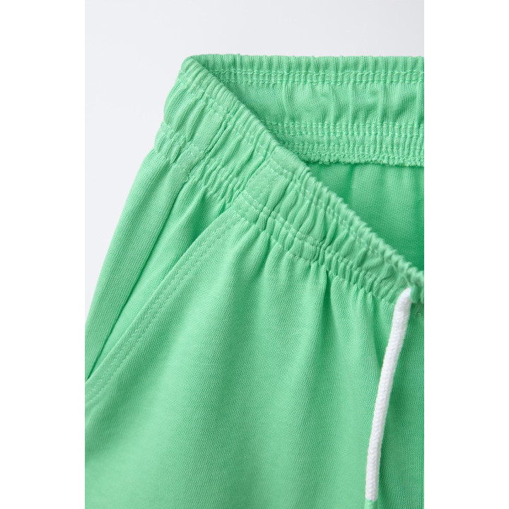 ОДНОТОННЫЕ БЕРМУДЫ