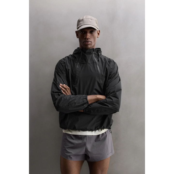 Ветровка с карманом-мешком