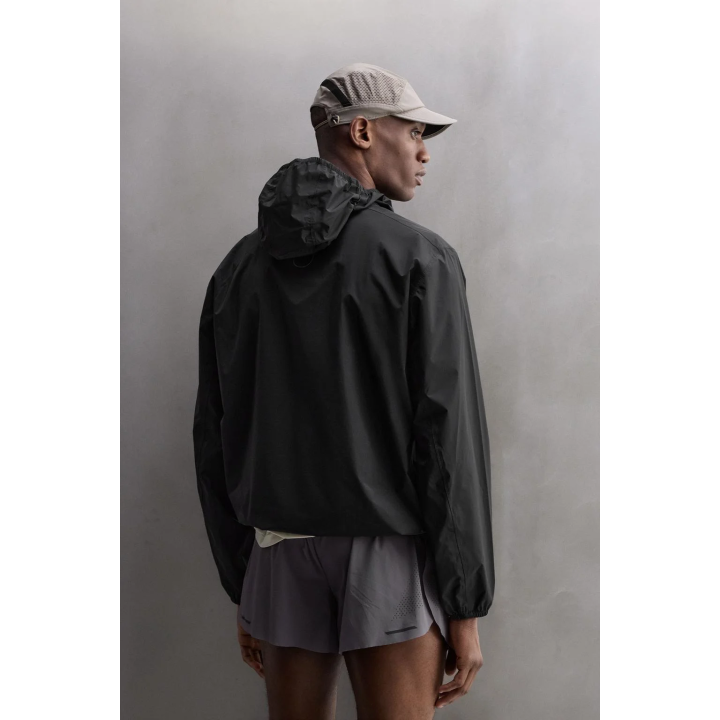 Ветровка с карманом-мешком