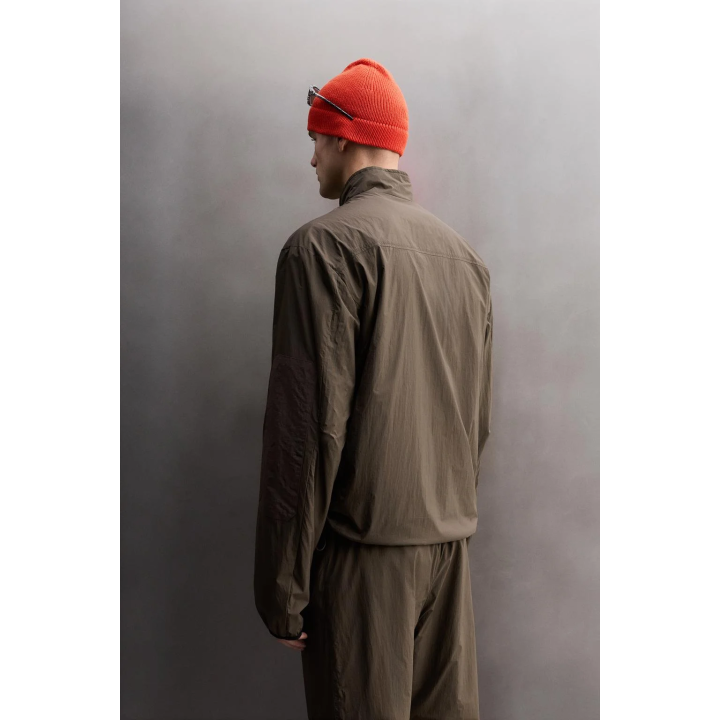 ТЕХНИЧЕСКАЯ КУРТКА С КОНТРАСТНОЙ ПОДКЛАДКОЙ