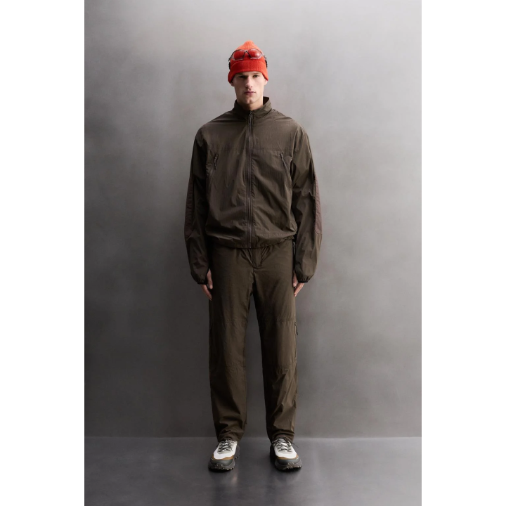 ТЕХНИЧЕСКАЯ КУРТКА С КОНТРАСТНОЙ ПОДКЛАДКОЙ