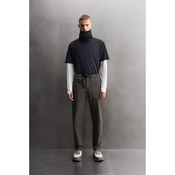 БРЮКИ ИЗ ВЫСОКОТЕХНОЛОГИЧНОЙ ТКАНИ С РЕМНЕМ