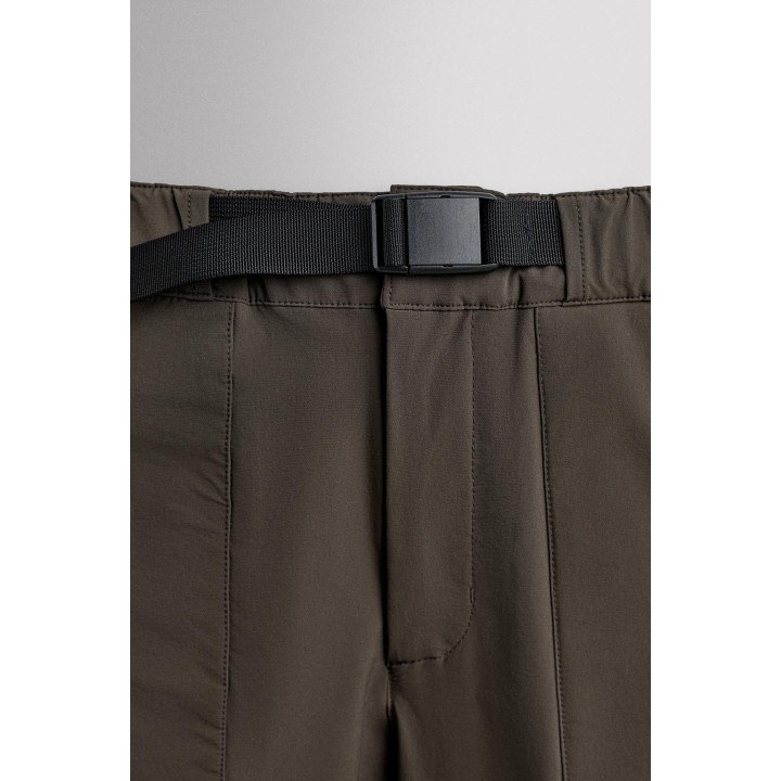 БРЮКИ ИЗ ВЫСОКОТЕХНОЛОГИЧНОЙ ТКАНИ С РЕМНЕМ