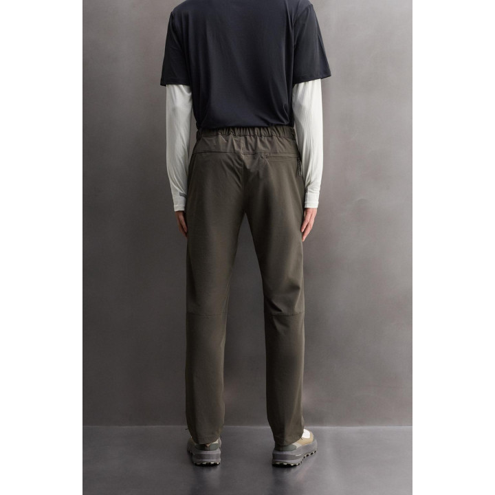 БРЮКИ ИЗ ВЫСОКОТЕХНОЛОГИЧНОЙ ТКАНИ С РЕМНЕМ