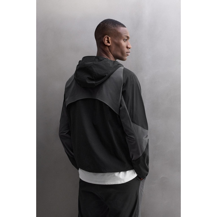 Куртка из технической ткани с блоками цветов