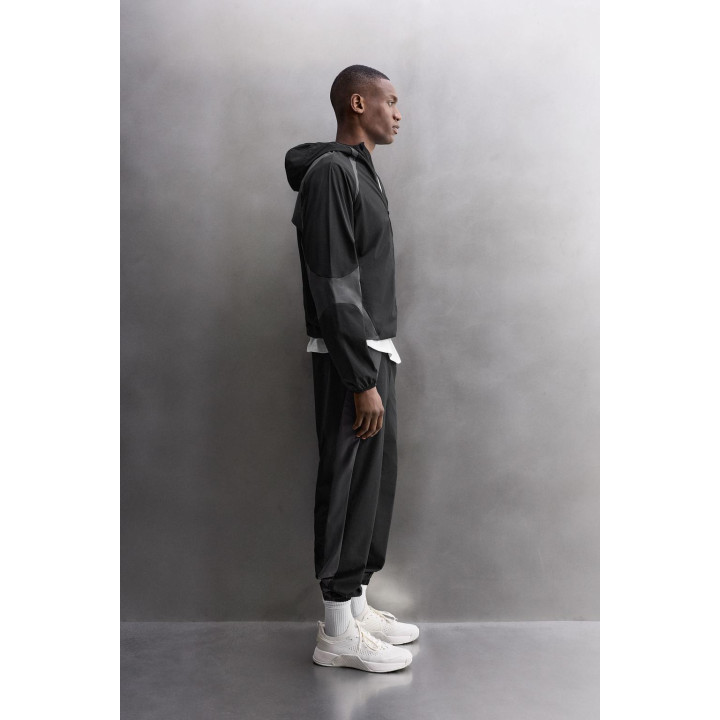 Куртка из технической ткани с блоками цветов