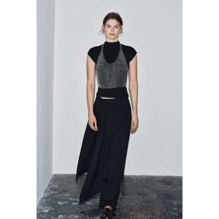 ТОП С МЕТАЛЛИЧЕСКИМИ КОЛЬЦАМИ