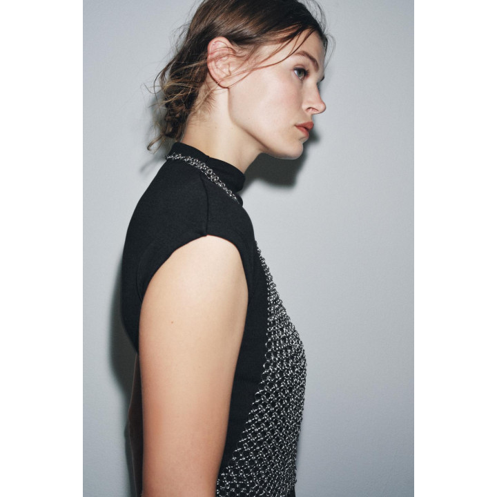 ТОП С МЕТАЛЛИЧЕСКИМИ КОЛЬЦАМИ