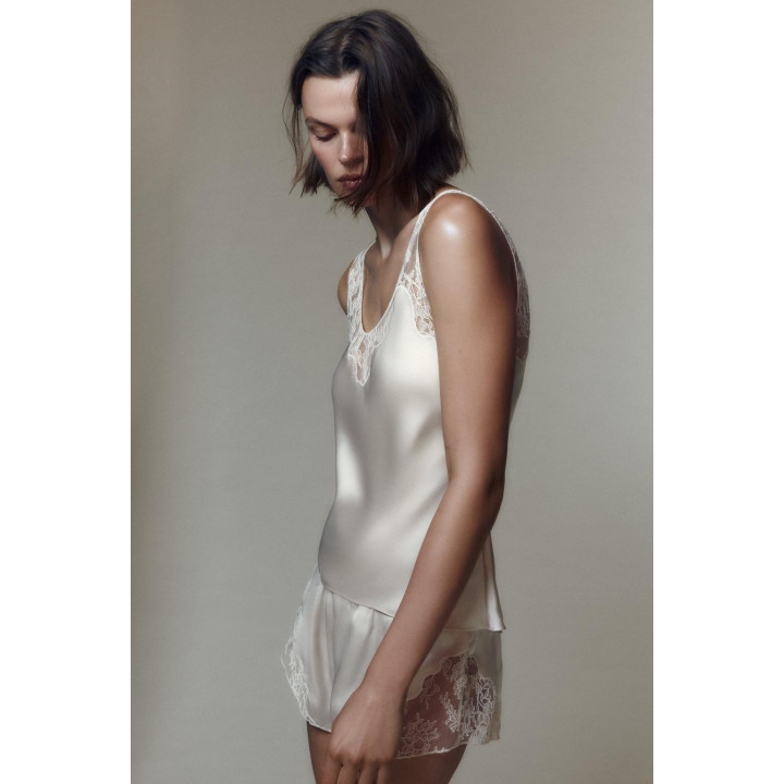 Блузка-торсидка из атласа с кружевными вставками