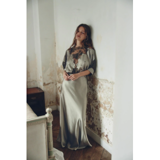 АТЛАСНОЕ ПЛАТЬЕ С КРУЖЕВОМ