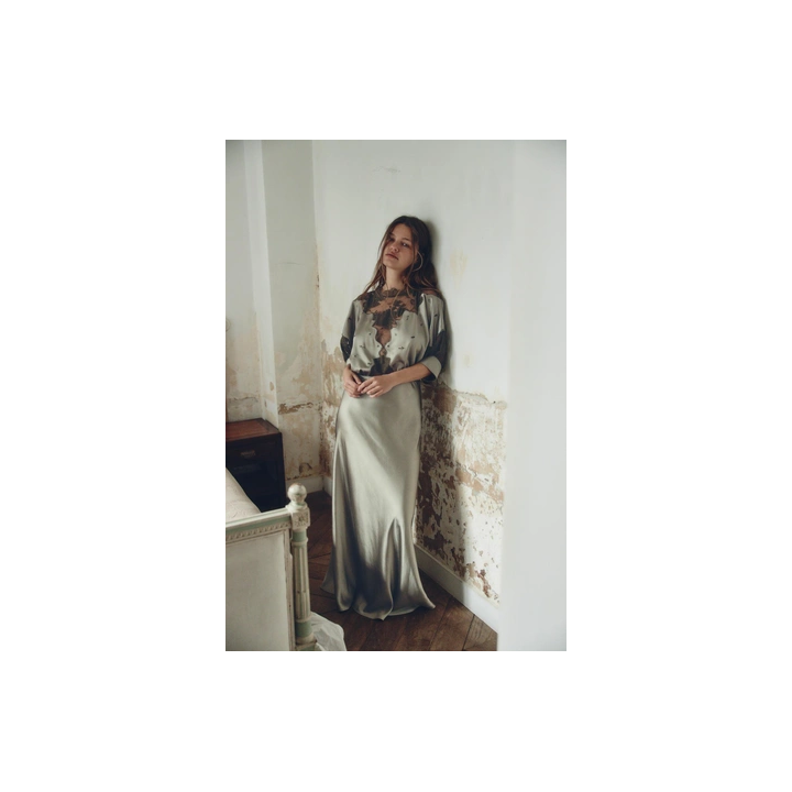 АТЛАСНОЕ ПЛАТЬЕ С КРУЖЕВОМ