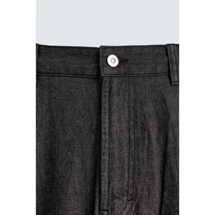 Легкие джинсы в плиссировке