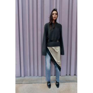 ТРИКОТАЖНЫЙ СВИТЕР В РУБЧИК