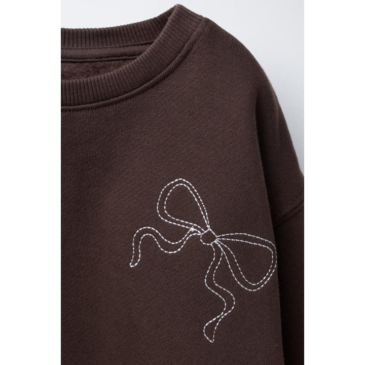 ТОЛСТОВКА С КОНТРАСТНОЙ ВЫШИВКОЙ