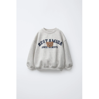 ТОЛСТОВКА В СТИЛЕ VARSITY С АППЛИКАЦИЕЙ ИЗ МАХРОВОЙ ТКАНИ