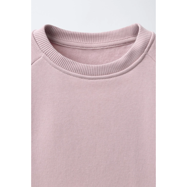 ОДНОТОННАЯ ТОЛСТОВКА С ЭТИКЕТКОЙ