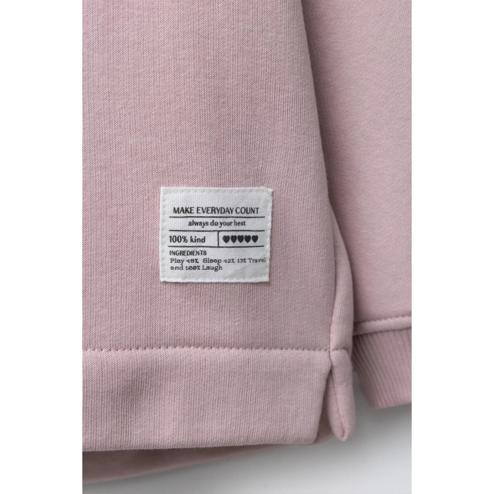 ОДНОТОННАЯ ТОЛСТОВКА С ЭТИКЕТКОЙ