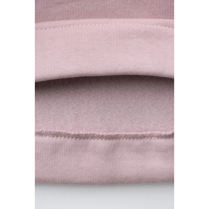 ОДНОТОННАЯ ТОЛСТОВКА С ЭТИКЕТКОЙ