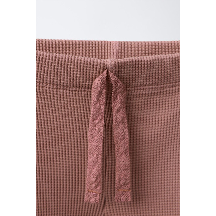 КОМПЛЕКТ ИЗ ТОЛСТОВКИ С БАНТИКАМИ И ВАФЕЛЬНЫХ ЛЕГГИНСОВ