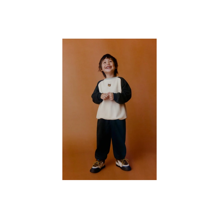 КОМПЛЕКТ ДЛЯ БЕГА: ТОЛСТОВКА И БРЮКИ-ДЖОГГЕРЫ COLOR BLOCK С МЕДВЕЖОНКОМ