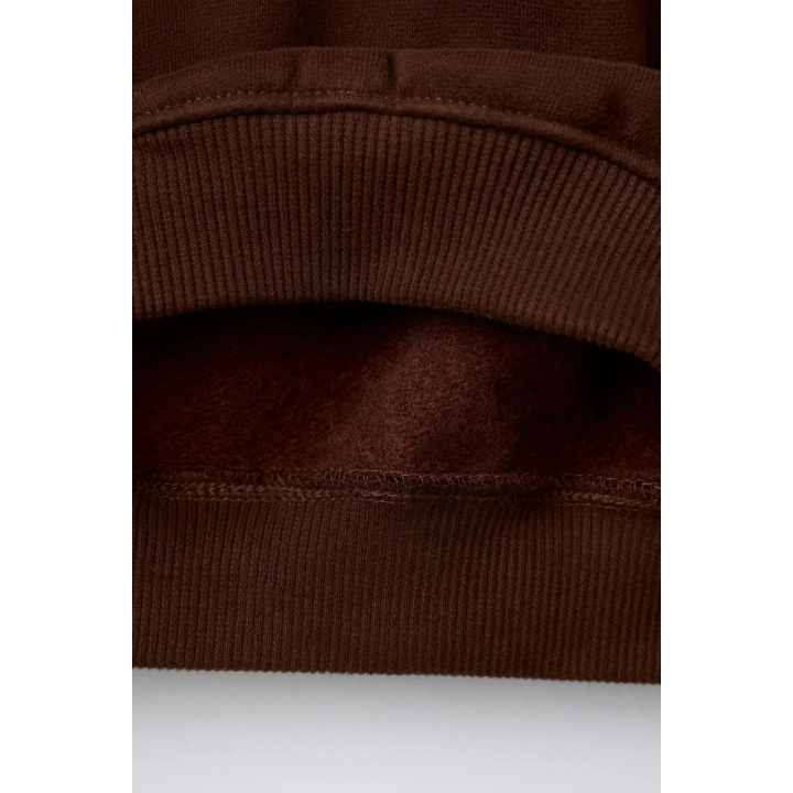 ОДНОТОННАЯ ТОЛСТОВКА С ВОРОТНИКОМ-СТОЙКОЙ